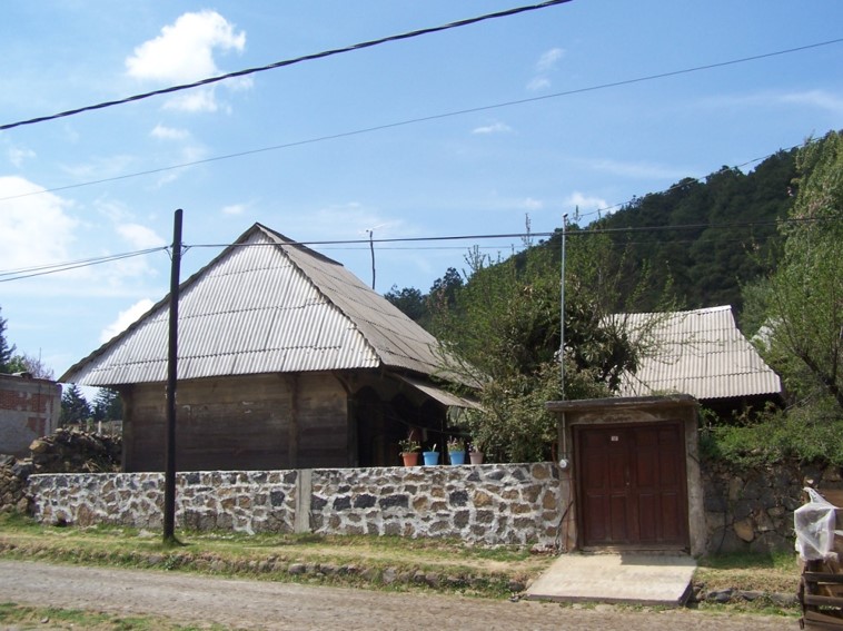 Casa de madeira em Michoacán, no México 