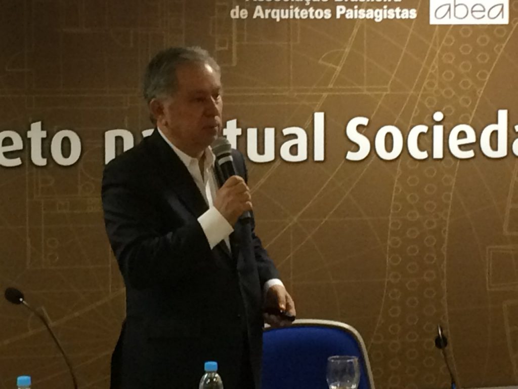 Sérgio Magalhães, do IAB: "Temos uma legislação federal que abstrai a necessidade do projeto completo"